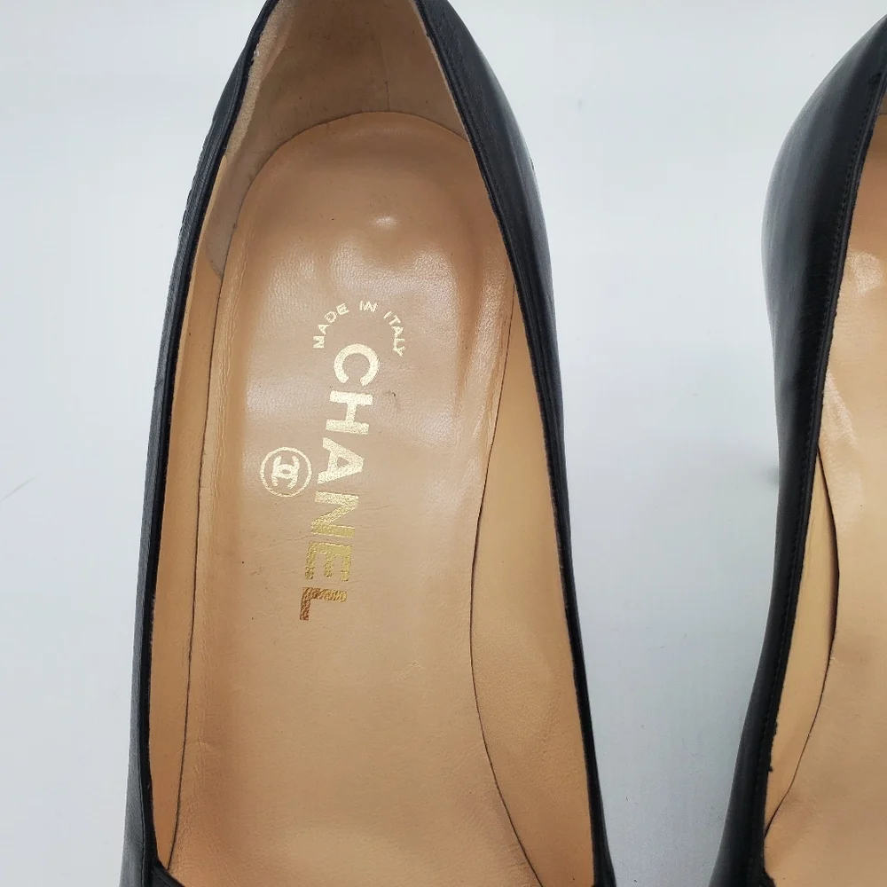 CHANEL Vintage 2000 Black Leather Pump Heels 41 - Picture 4 of 16